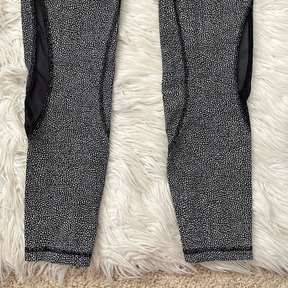 {Lululemon} Invigorate 7/8 Tight Legging in Chakra Print Alpine White Black - Picture 3 of 10